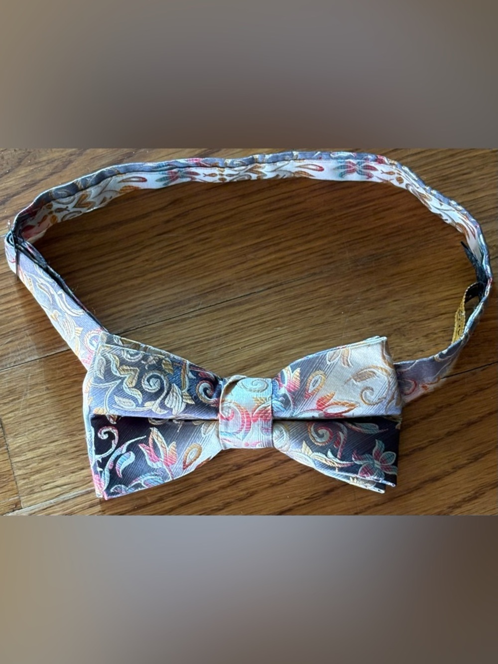 Stacy Adams “Signature Gold” Elegant Pink/Taupe Paisley Adjustable BowTie